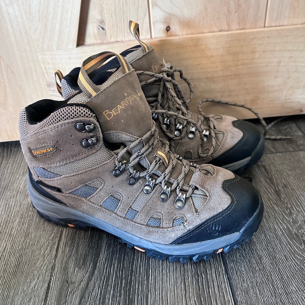 Bearpaw hiking boots